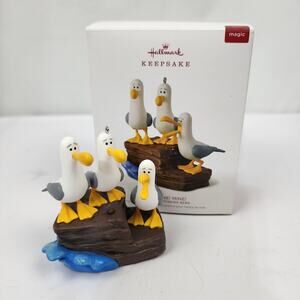 Hallmark 2018 Disney Pixar Finding Nemo Mine! Mine! Mine! MAGIC Ornament w/Sound